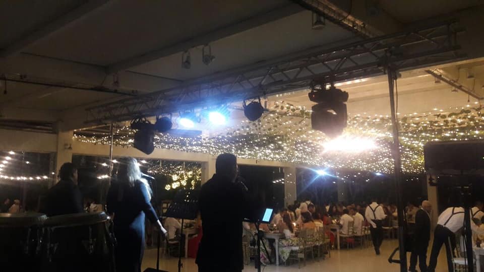 Trío en iglesia colonial